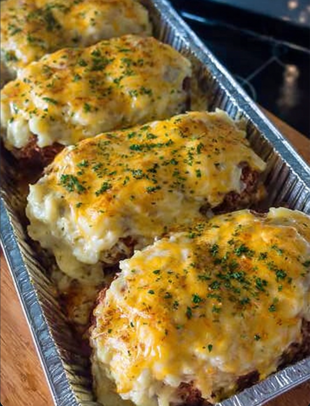 MEATLOAF WITH MASHED POTATOES AND CHEESE