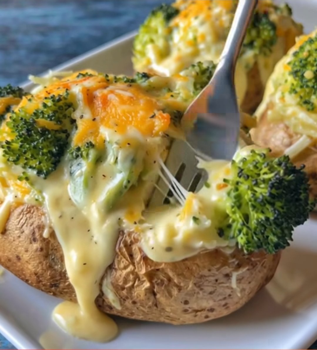 Cheesy Broccoli Baked Potatoes