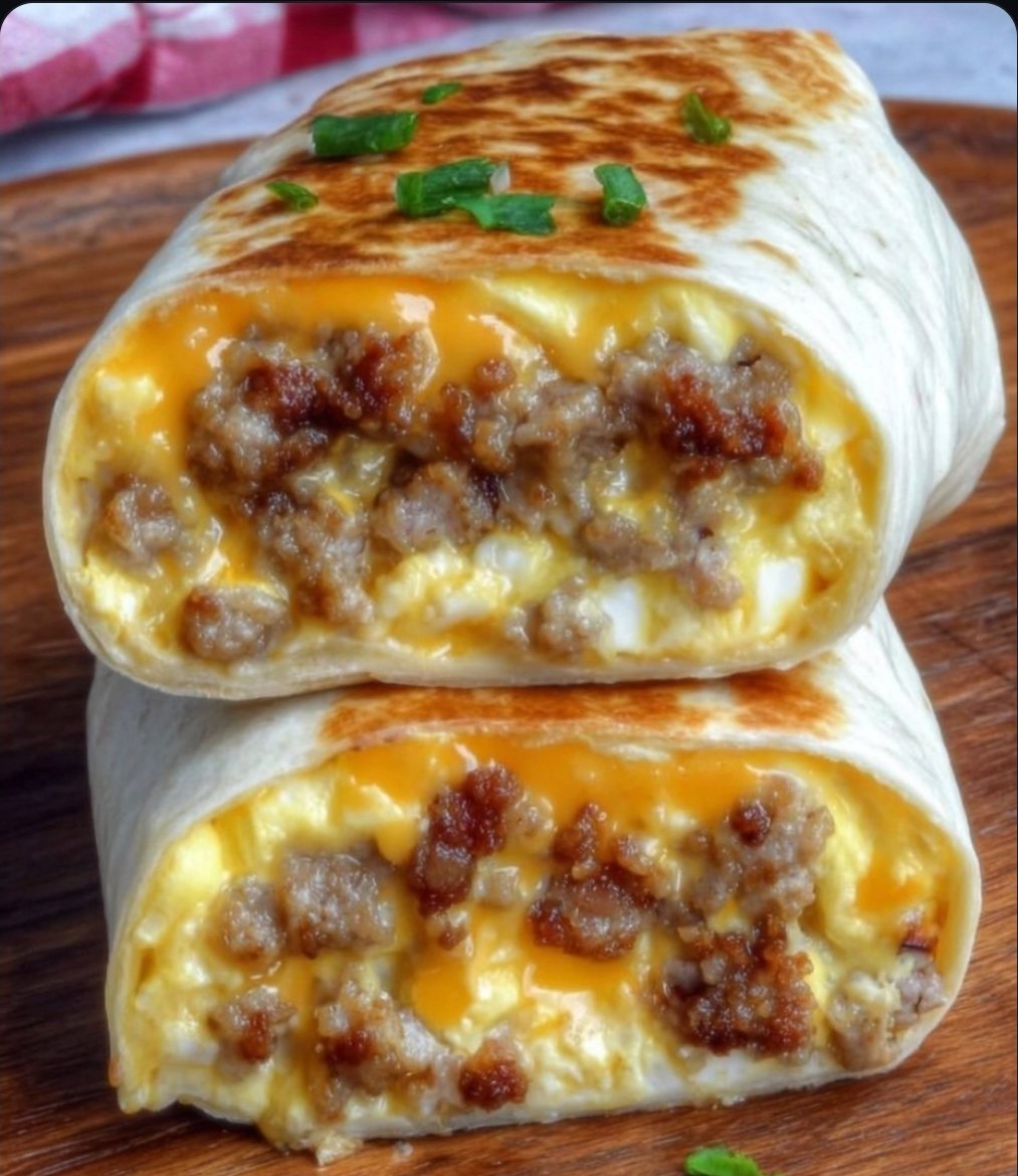 CHEESY SAUSAGE & EGG WRAPS