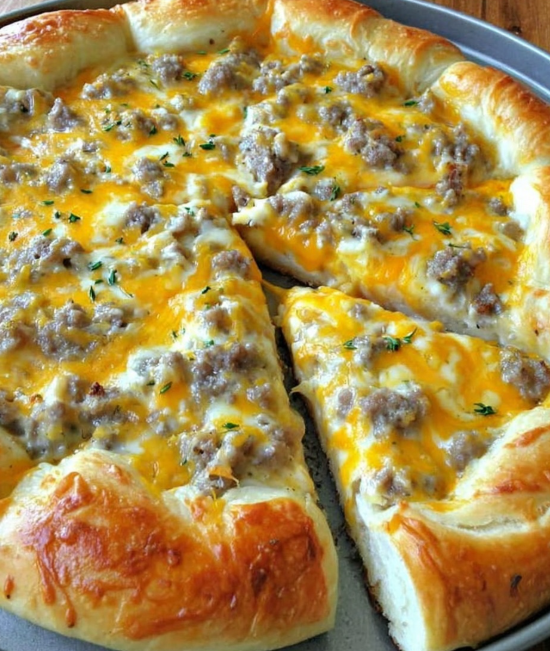 Sausage Gravy Breakfast Pizza