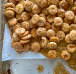 SALTED CARAMEL CRACKER BITES