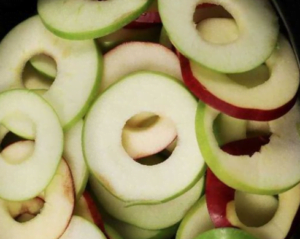 SLOW-COOKED LAYERED APPLE CAKE RECIPE