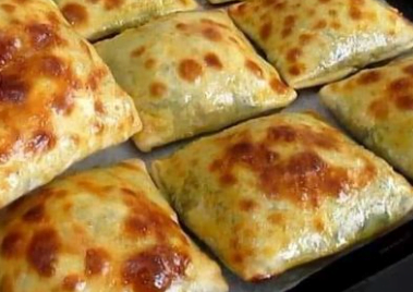 Spinach Stuffed Pastry - Easy Recipes Life