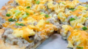 Sausage Gravy Breakfast Pizza