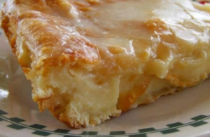 EASY BREAKFAST CHEESE DANISH