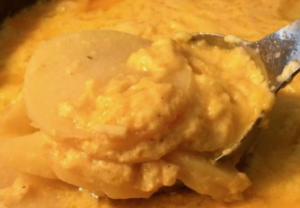 Slow Cooker Scalloped Potatoes