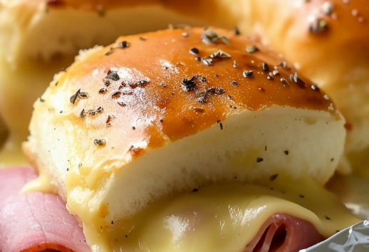 Slow Cooker Ham & Cheese Sliders - Easy Recipes