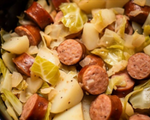Slow Cooker Sausage, Potatoes, and Cabbage