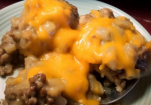 Cheesy Ground Beef & Rice Casserole