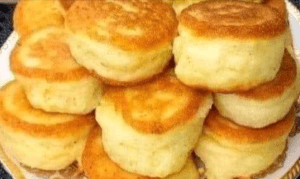 Delicious Fruit-Filled Semolina Pancakes