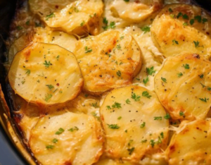 Best Ever Slow Cooker Scalloped Potatoes