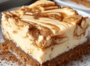 Blender Cinnamon Roll Cheesecake Bars