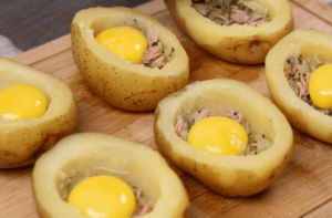 Amazing Baked Stuffed Potatoes with Eggs