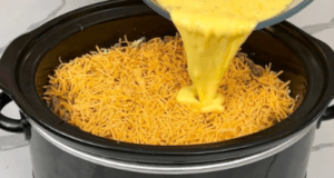 Cheesy Crockpot Chicken and Rice