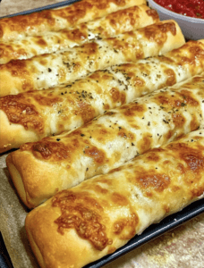 Copycat Pizza Hut Breadsticks