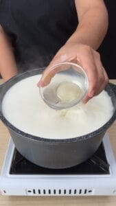I added vinegar to boiled milk and was surprised