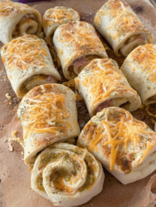 Title: “Savory Spinach and Feta Pinwheels: A Zesty Appetizer Delight!