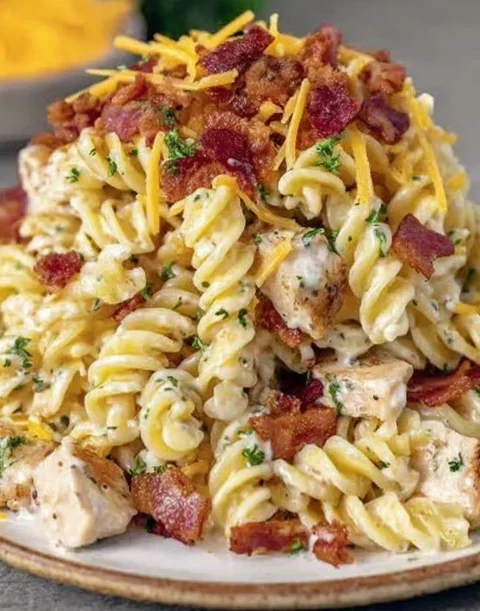 Best Chicken Bacon Ranch Pasta Recipe Easy Chicken Bacon Ranch Pasta Bake Creamy Chicken Bacon Ranch Pasta Gluten-free Chi...