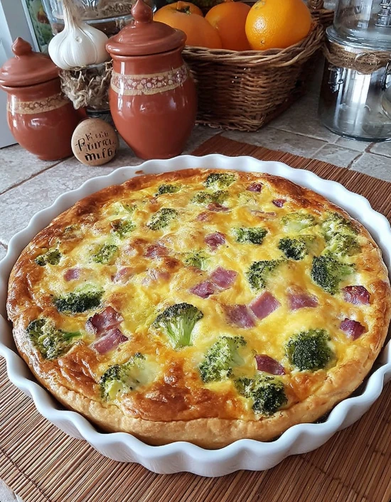 Easy Broccoli Ham Cheese Crustless Quiche Recipe Low Carb Broccoli Ham Quiche No Crust Healthy Crustless Broccoli Ham Chee...