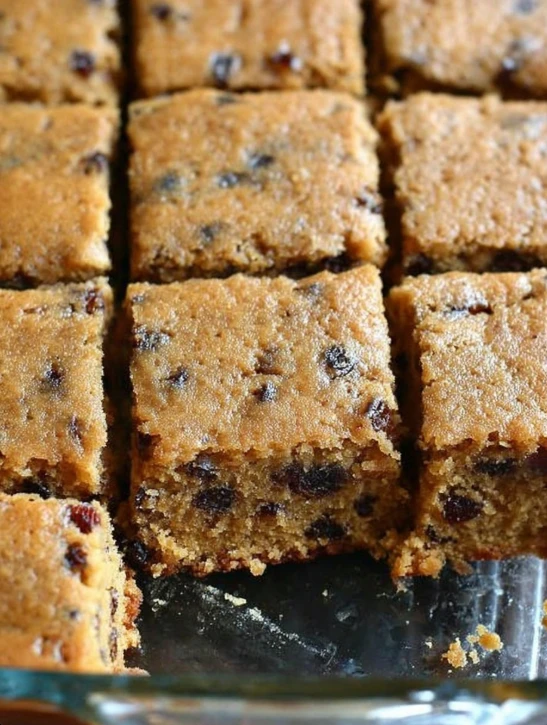 Old-fashioned War-time Cake Recipe Vintage Wartime Cake With Raisins Spicy Raisin Cake From 1940s How To Make Classic War-...