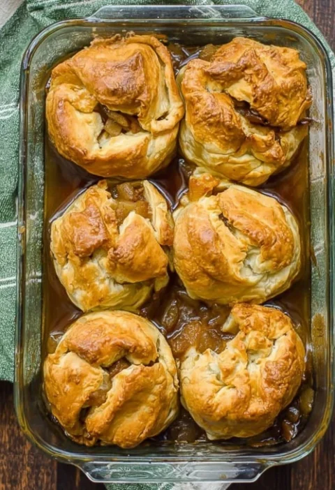 Best PA Dutch Apple Dumplings Recipe Homemade Pennsylvania Dutch Apple Dumplings Old-fashioned Apple Dumplings With Cinnam...