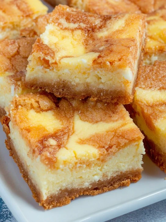 Blender Cinnamon Roll Cheesecake Bars