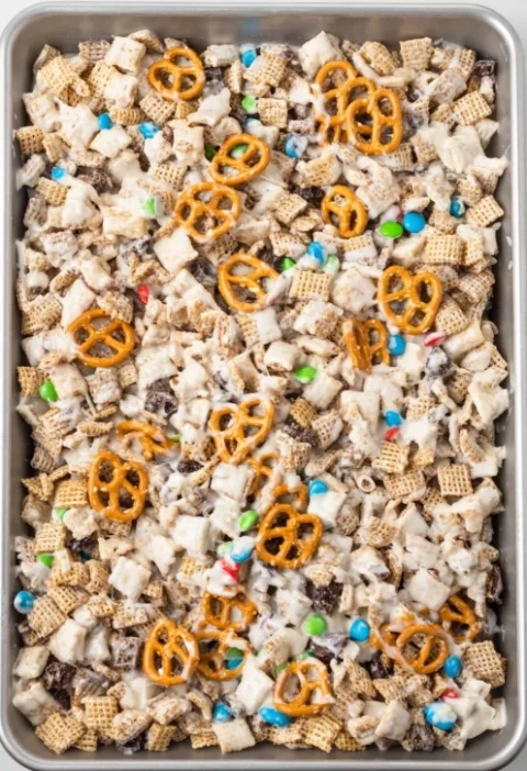Classic White Trash Snack Mix Recipe Sweet And Salty Snack Mix Homemade Best Classic Snack Mix Recipe How To Make White Tr...