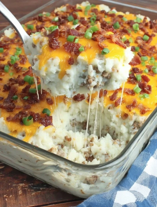 Easy Cheesy Loaded Baked Potato Casserole Recipe Creamy Loaded Baked Potato Casserole For A Crowd Best Cheesy Potato Casse...