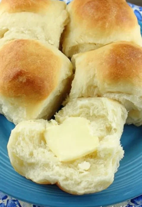 Easy Homemade Old-fashioned Yeast Rolls Best Yeast Rolls Recipe From Scratch How To Make Traditional Yeast Rolls Modern Up...
