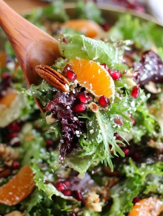 Easy “The Holiday Salad” with cranberries, apples & greens