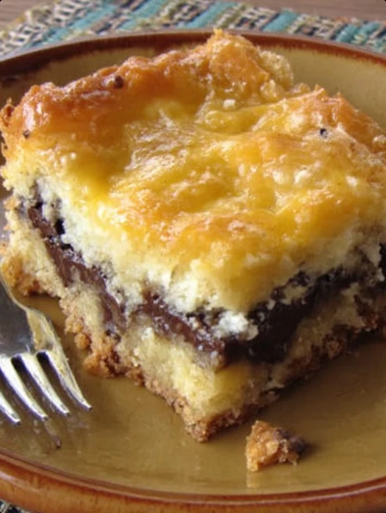 One-Pan Chocochip Gooey Treats with moving center and crisp edges