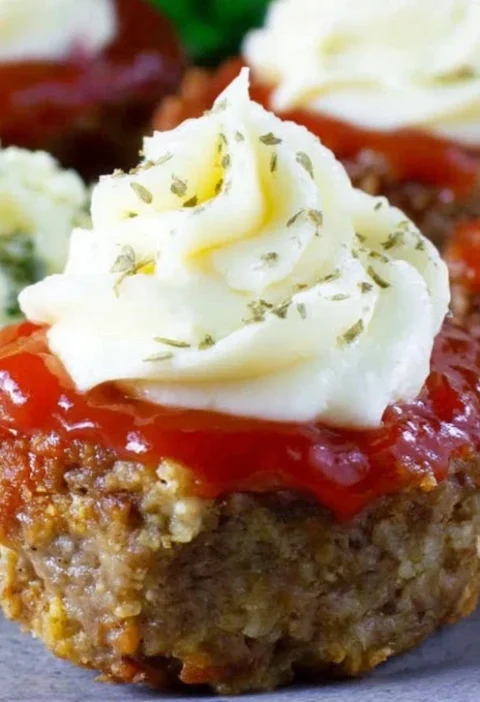 One-pan Meatloaf Cupcakes Recipe Mashed Potato Meatloaf Cupcakes Cheesy Bacon Meatloaf Cupcake Ideas Easy Meatloaf Potato ...