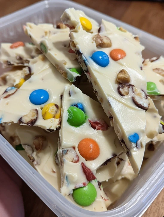 5-INGREDIENT WHITE CHOCOLATE BARK