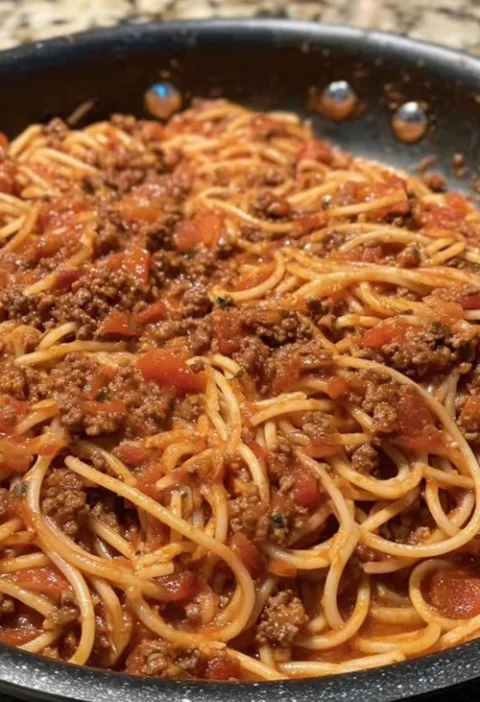 Best Holiday Spaghetti Meat Sauce Recipe Easy Comfort Spaghetti Meat Sauce Homemade Spaghetti Meat Sauce For Holidays Fest...