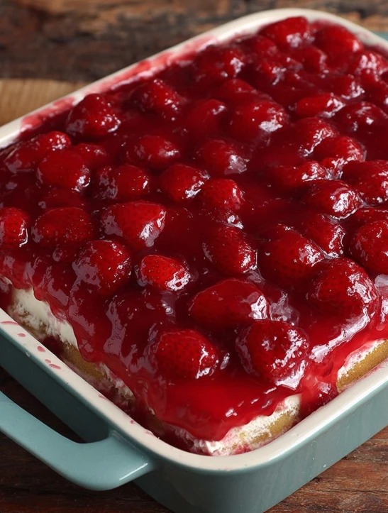 Family-Favorite Strawberry Éclair Cake