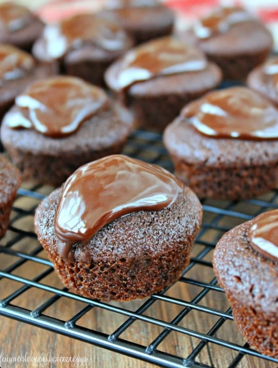 Oldfashioned Family Texas Sheet Cake Bites