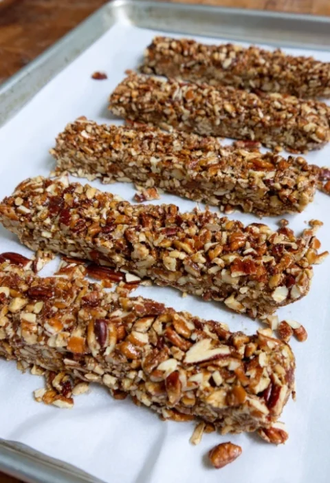 Oldfashioned Pecan Logs
