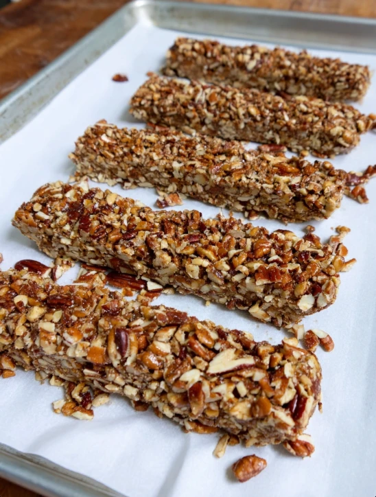 Oldfashioned Pecan Logs