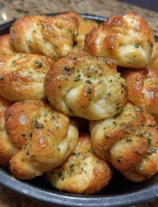 Simple Garlic Knots Recipe