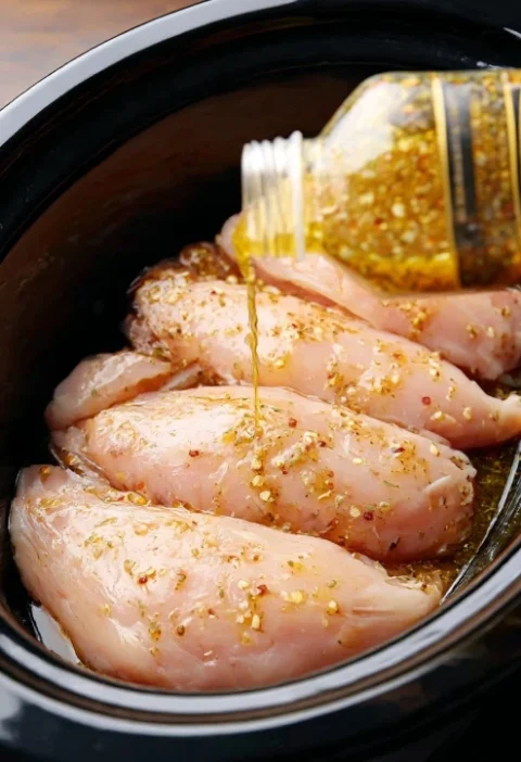 3ingredient Slow Cooker Italian Chicken