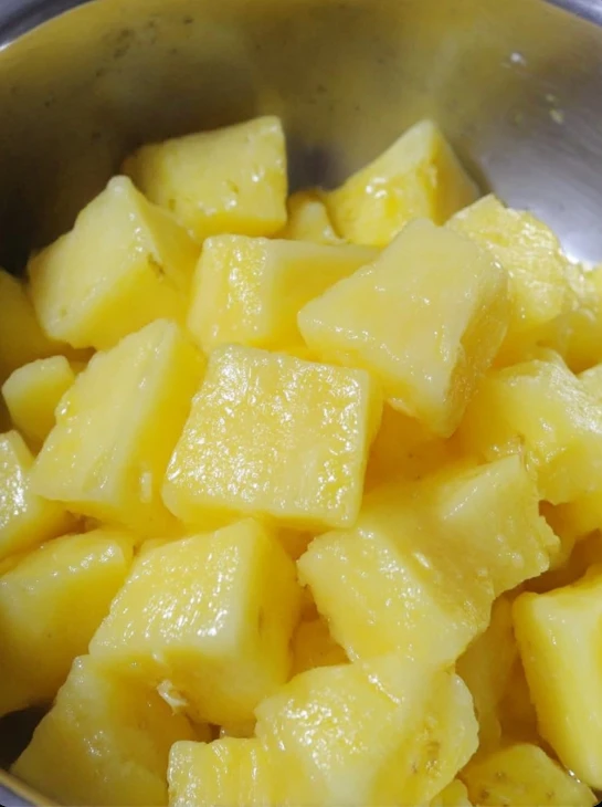 Slow Cooker 3 Ingredient Pineapple Dump Cake