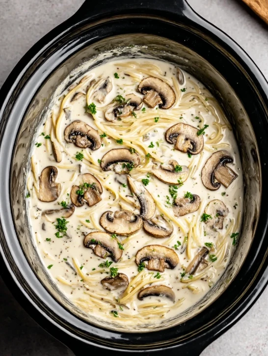Slow Cooker Creamy Mushroom Pasta