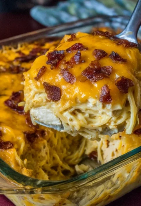 Cheesy Chicken Spaghetti Bake