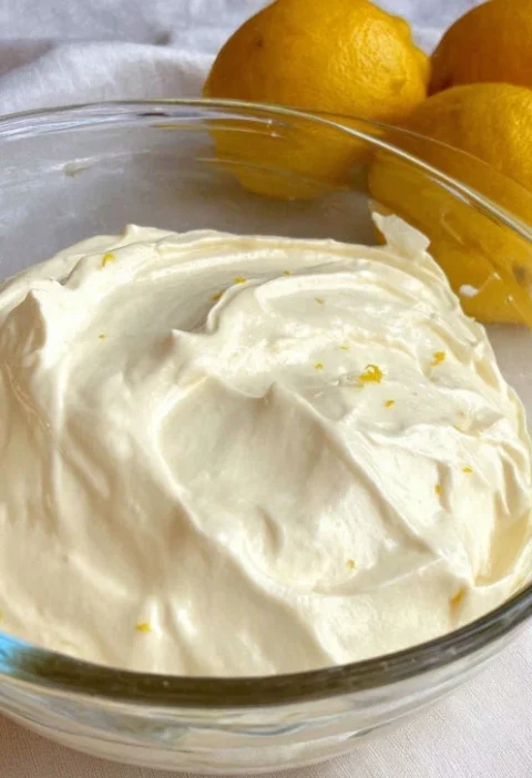 Oldfashioned Family Lemon Syllabub