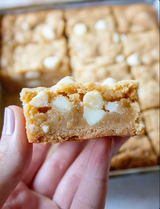 White Chocolate Macadamia Cookie Bars