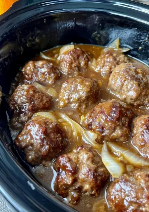 Meatballs in gravy
