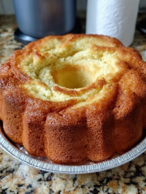 Old Fashion Sour Cream Pound Cake
