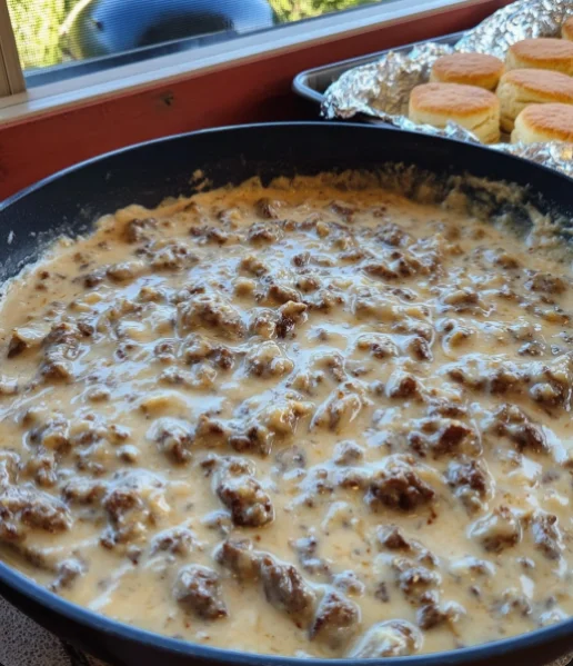 Pioneer Woman Sausage Gravy
